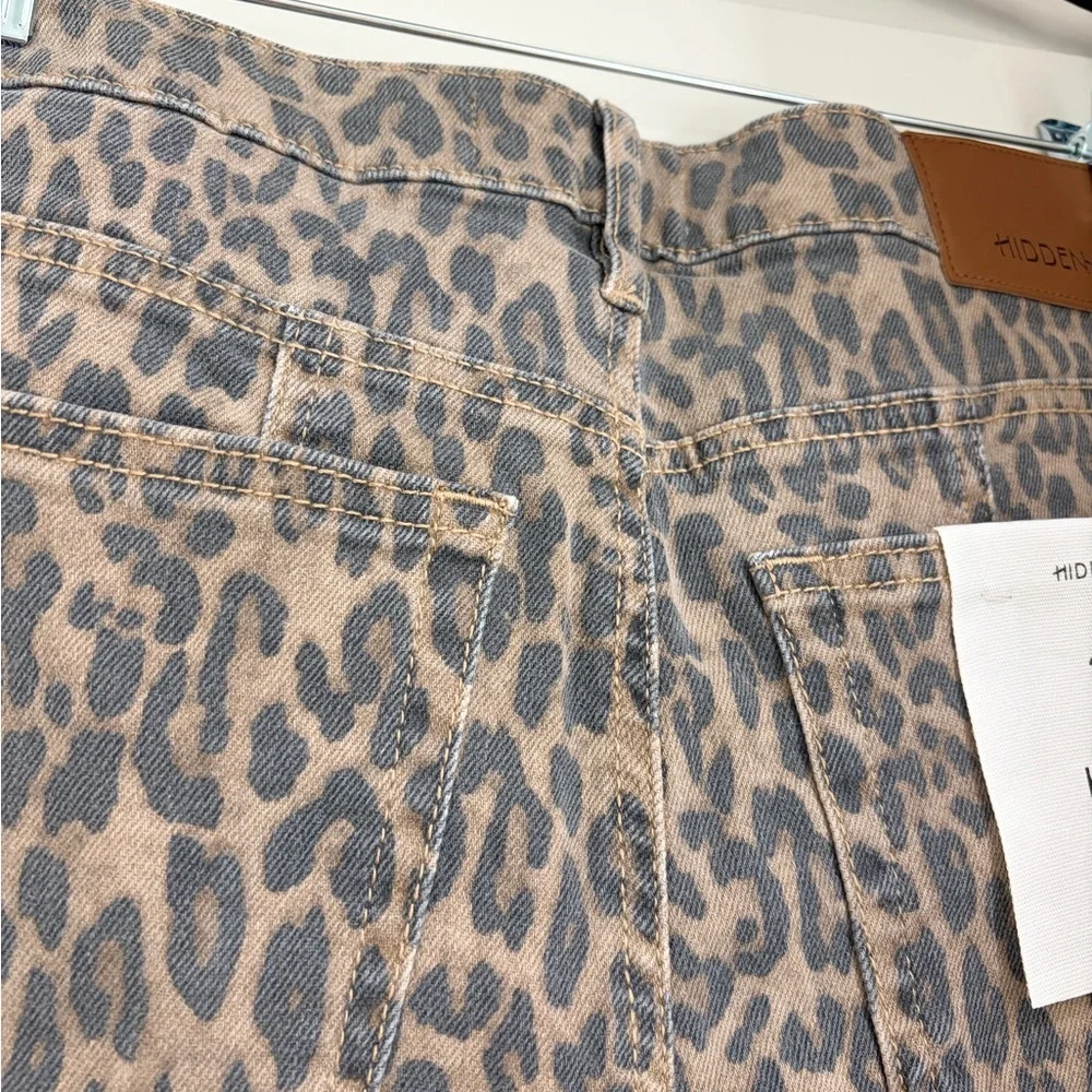 NWT Hidden “Happi” leopard wide leg jeans from Buckle - Picture 6 of 10